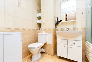 Чистый и убранный туалет